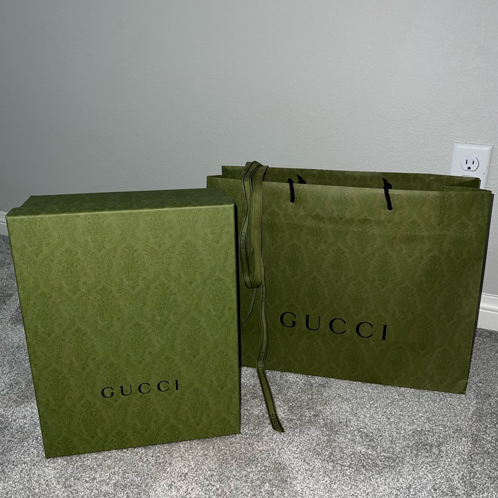 AUTHENTIC GUCCI GIFT BOX